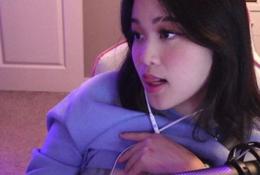 Hốt bạc không đáng trên sóng livestream: Nữ streamer đỏ mặt trước án phạt kịch khung