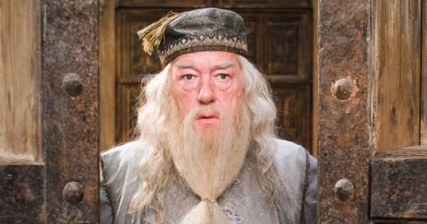 Bộ sưu tập kỷ lục về Thầy Dumbledore của Harry Potter - Cố vấn tài ba qua đời ở tuổi 82