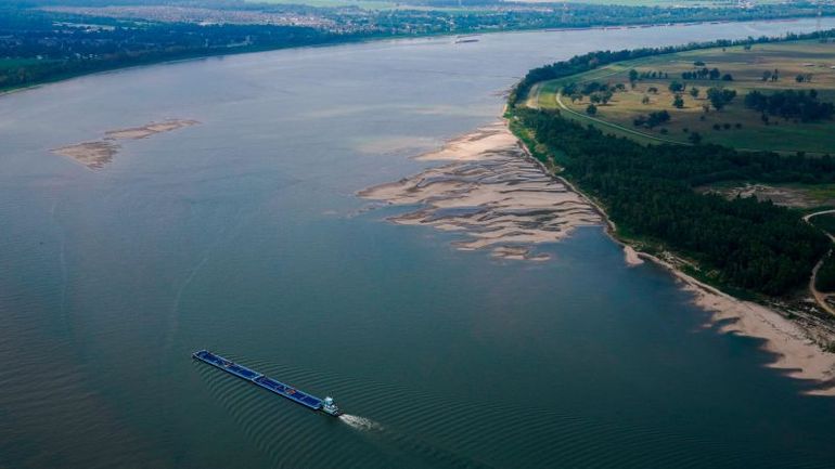 Critical Drought Devastates the Mississippi River: A Fight for its Survival