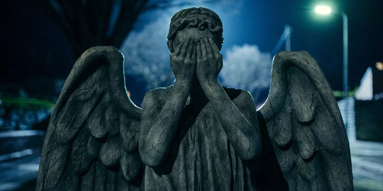 Mind-Blowing Muppets Collaboration: Doctor Who Cosplay Transforms Terrifying Weeping Angels