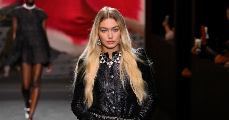 2016 in New York, Gigi Hadid perfectly showcased how to transition