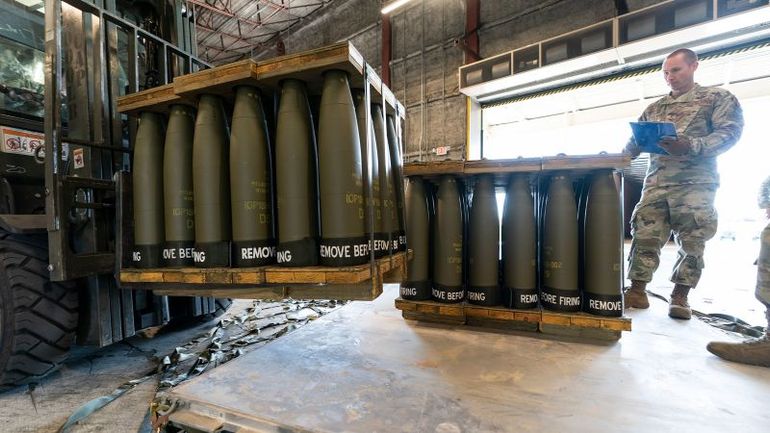 Explosive Dual Support: US Weapons Stockpiles Navigate Ukraine and Israel's Wars