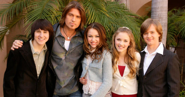 From Child Stars to Global Icons: Discover the Unforgettable Journey of the ‘Hannah Montana’ Cast!