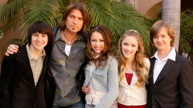 From Child Stars to Global Icons: Discover the Unforgettable Journey of the ‘Hannah Montana’ Cast!