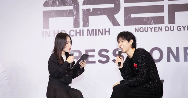 Những pha dẫn dắt đốn tim“ của MC họp báo BamBam khiến nam idol không thể bỏ qua!