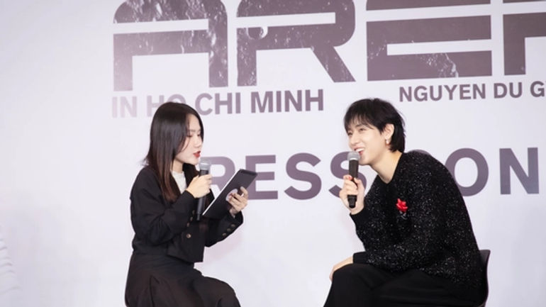 Những pha dẫn dắt đốn tim“ của MC họp báo BamBam khiến nam idol không thể bỏ qua!