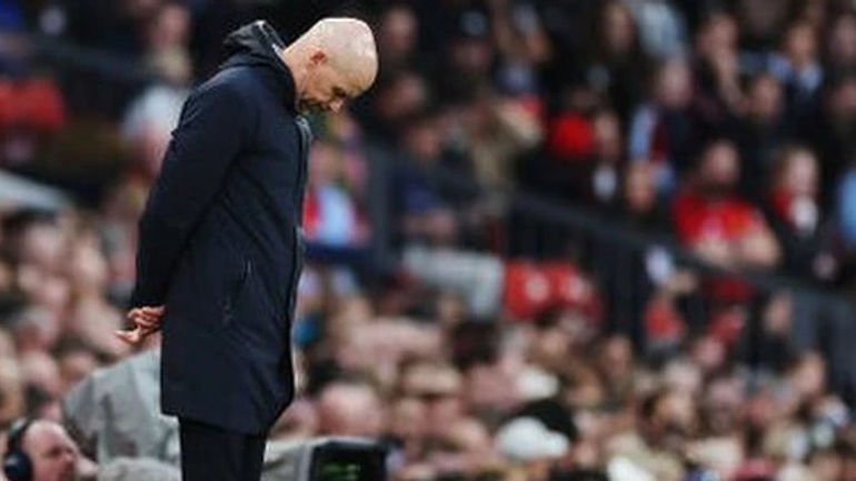 Ten Hag đổ lỗi trọng tài sau thất bại khủng khiếp của MU