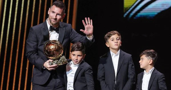 Messi tỏ tình cảm sau khi đoạt Quả bóng vàng thứ 8: Lời tri ân đặc biệt dành cho Maradona