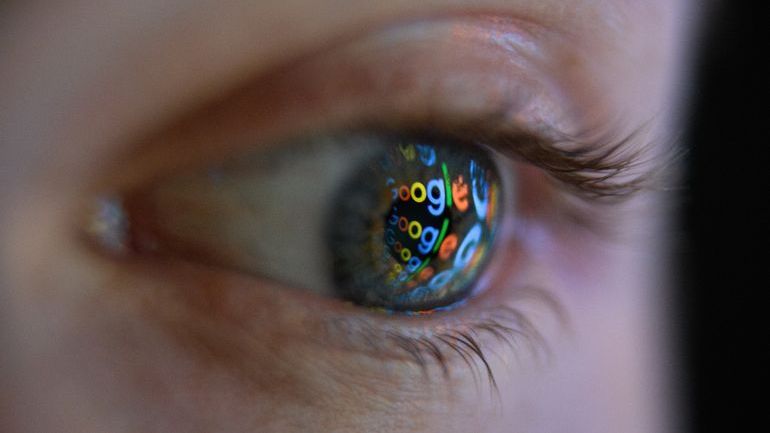 AI Boosts Google's Potential, but Super Bowl Ad Fumble Looms in 2024: Expert Prediction