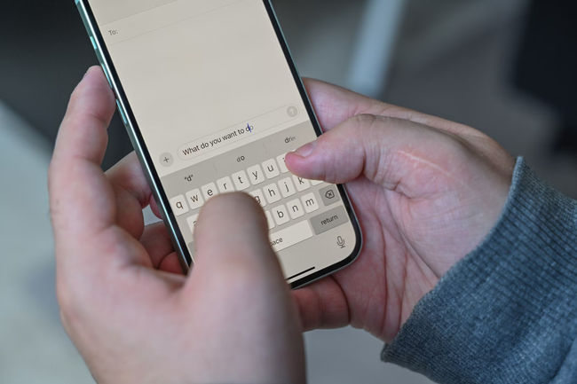 How to Easily Schedule Text Messages on iPhone