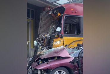 Fatal Crash Involving Metro Bus Leaves 1 Dead and 12 Injured, Building in Seattle Damaged