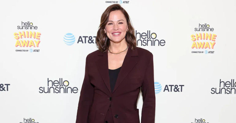 Jennifer Garner Flaunts Her Impressive Flexibility as She Dances with NYC Ballet: 'Proving She's Still Got It!'