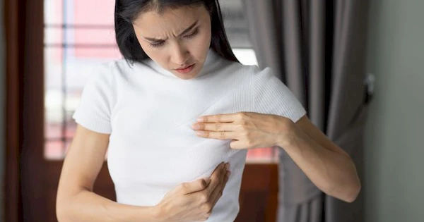 Bước kiểm tra tự phát hiện ung thư vú di căn thông qua lưỡi