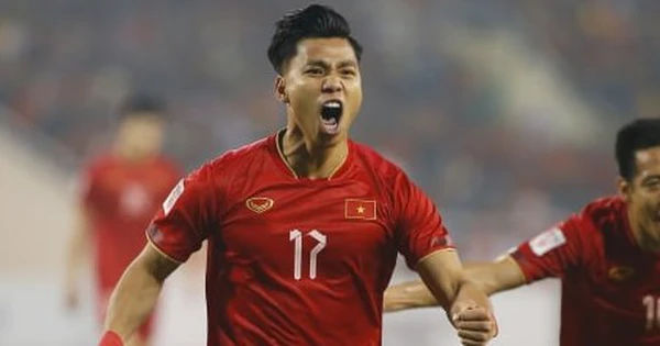 Đôi mắt đầy khao khát đồng hành cùng ngôi sao 'thất sủng' trở lại ngôi vị số 1 trong ĐT Việt Nam