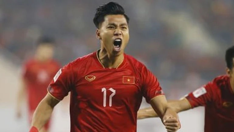 Đôi mắt đầy khao khát đồng hành cùng ngôi sao 'thất sủng' trở lại ngôi vị số 1 trong ĐT Việt Nam