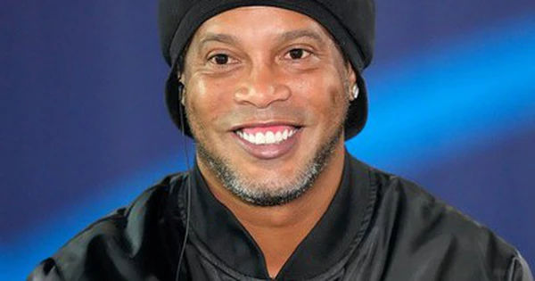 Ronaldinho: Học đòan cõi Triệu Phú trong thời đại suy thoái