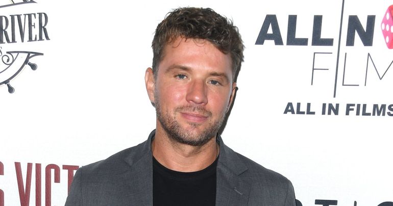 Ryan Phillippe Captures Precious Thanksgiving Moment With Daughter Kai