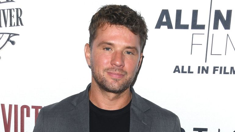Ryan Phillippe Captures Precious Thanksgiving Moment With Daughter Kai