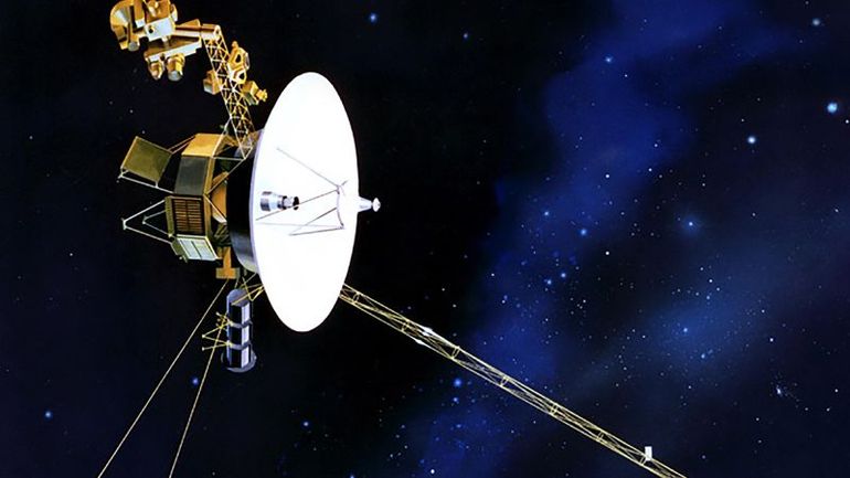 Voyager 1 Loses Contact with Earth