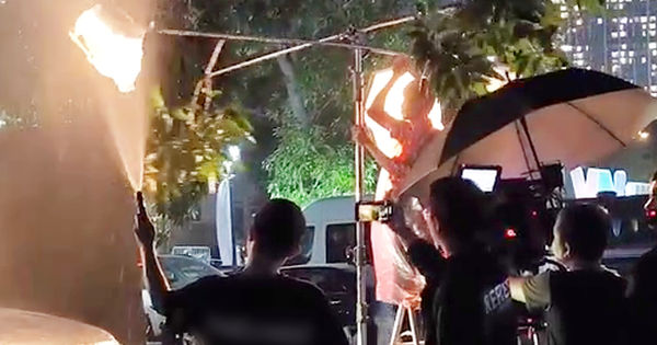 Những cảnh quay hậu trường ấn tượng về xe ô tô đi qua cơn mưa