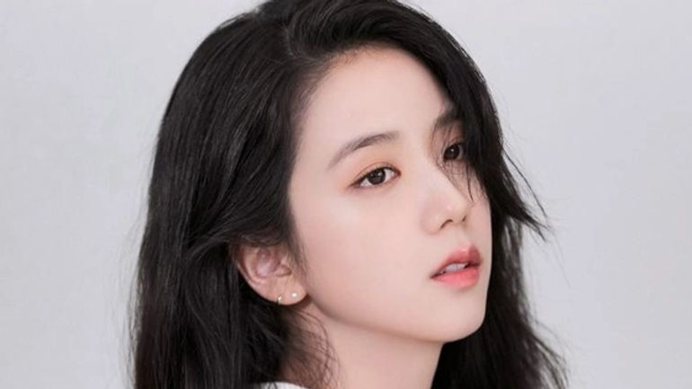 Jisoo BlackPink: Làn da tỏa sáng tươi trẻ nhờ bí quyết dễ dàng
