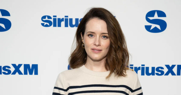 The Crown's Claire Foy Declines Autograph Request with Blue Pen: 'No Blue Ink for Me'