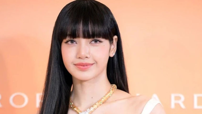 Lisa (BLACKPINK) được đồn đóng vai chính trong bom tấn huyền thoại Hollywood, ảnh kết đôi với bạn diễn bị rò rỉ