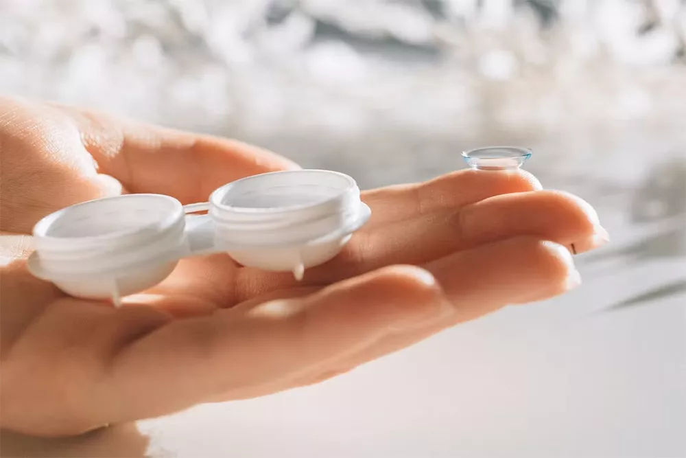 Contact lens case and lenses prepared for a personalized fitting