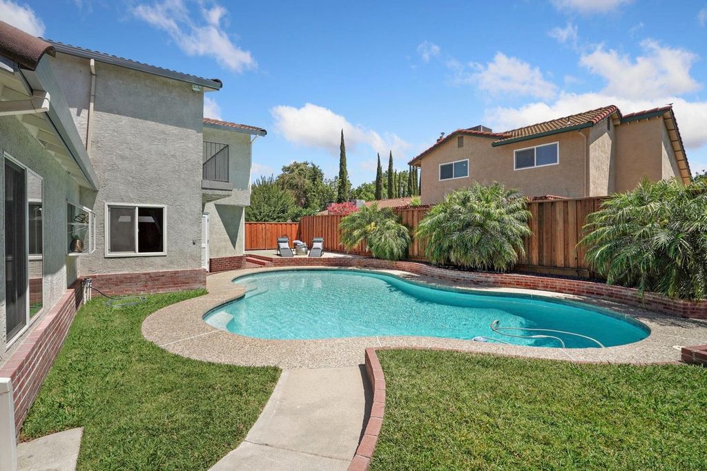 Picture 49: 950 Plantation Court, Tracy, CA 95376