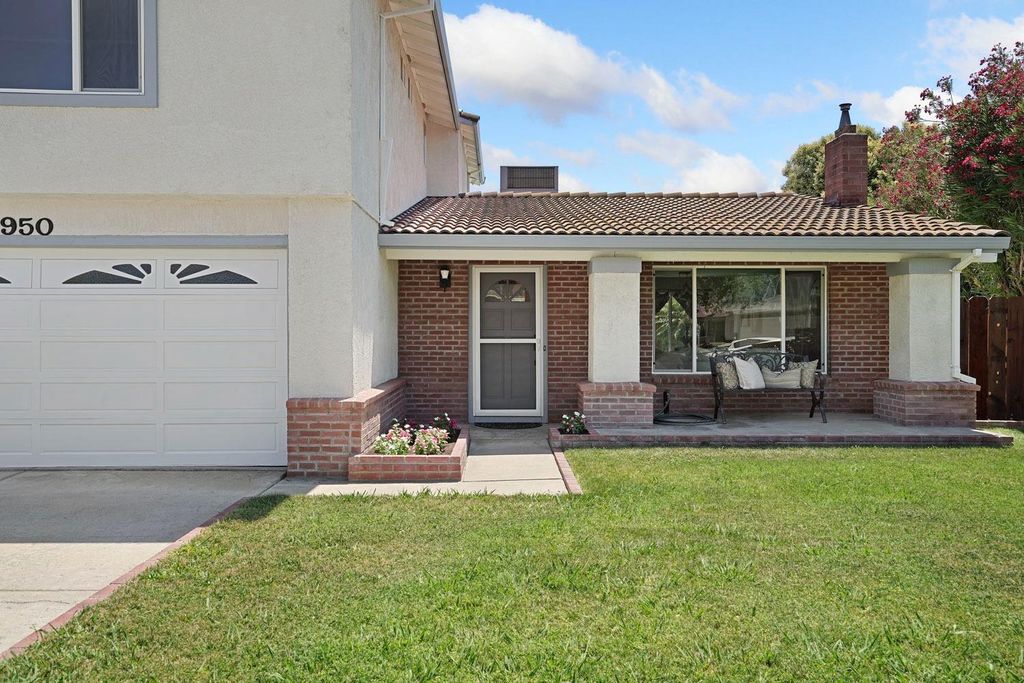 Picture 49: 950 Plantation Court, Tracy, CA 95376