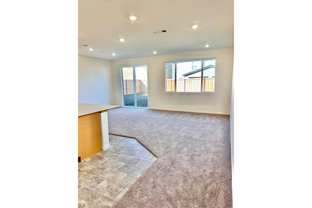 Picture 21: 817 Linford, Patterson, CA 95363