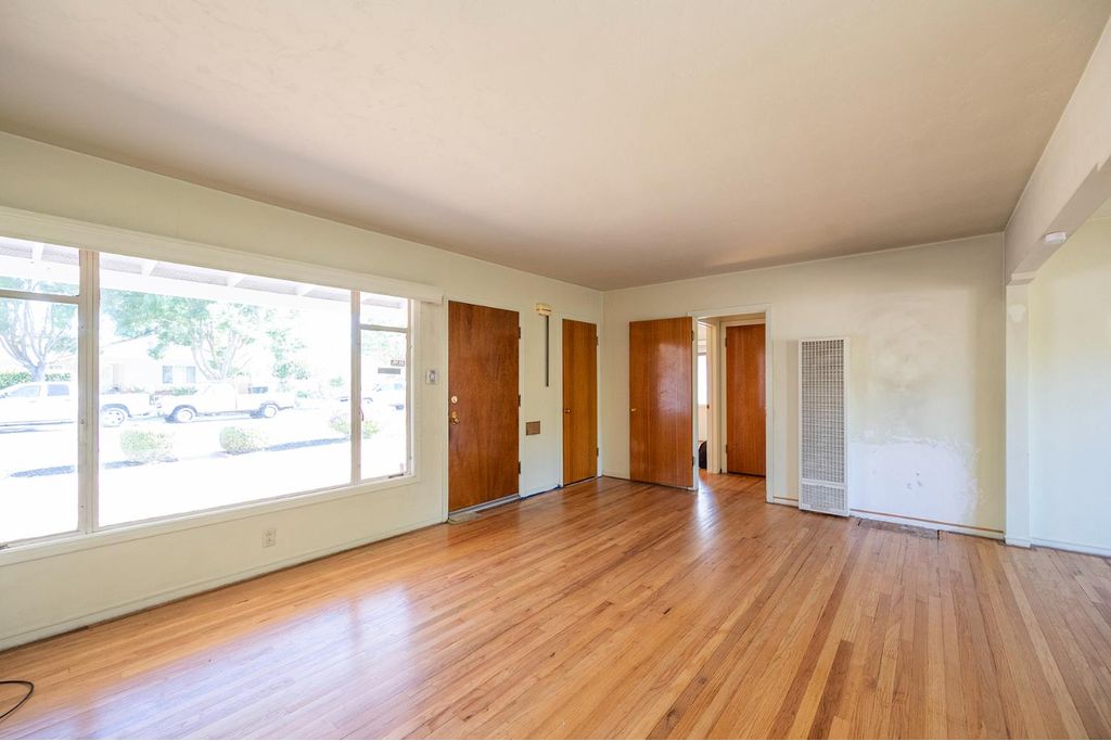 Picture 53: 425 E Eaton Avenue, Tracy, CA 95376