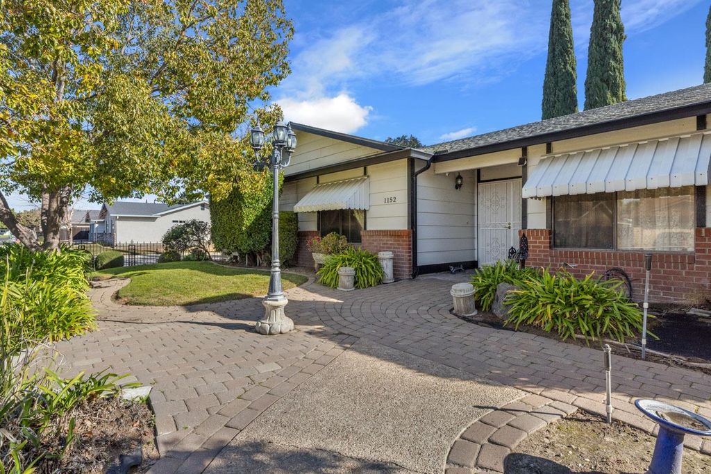Picture 42: 1152 Bridgeton Avenue, Manteca, CA 95336