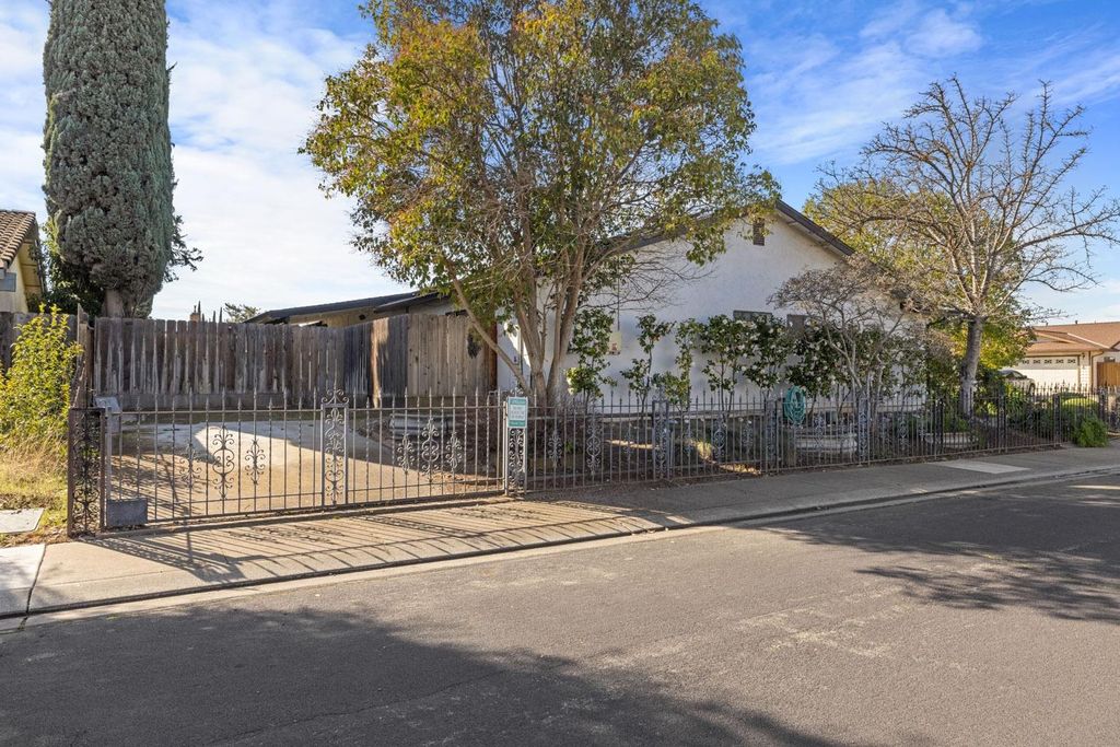 Picture 42: 1152 Bridgeton Avenue, Manteca, CA 95336