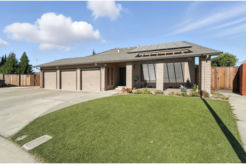 Picture 66: 1309 Ruffino Court, Manteca, CA 95336