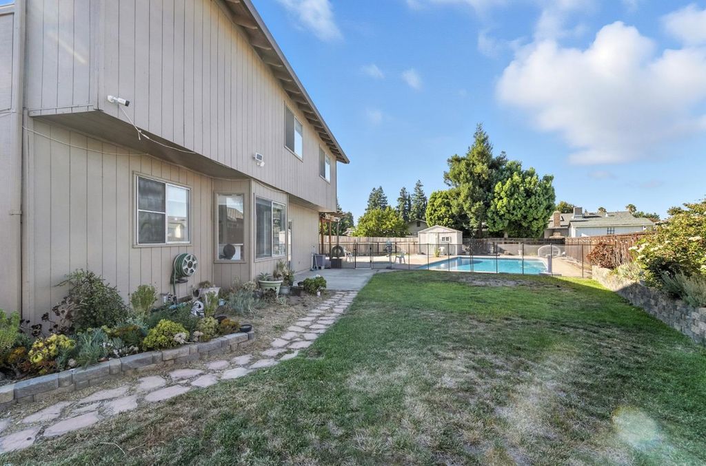 Picture 45: 1309 Ruffino Court, Manteca, CA 95336