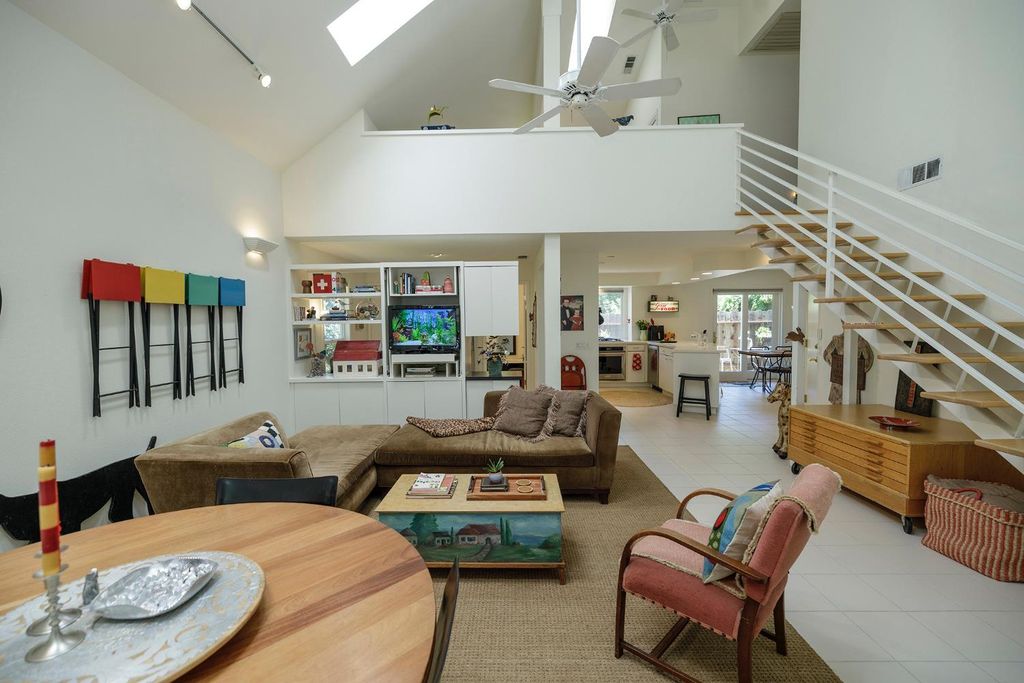 Picture 32: 618 Brady Avenue, Modesto, CA 95354