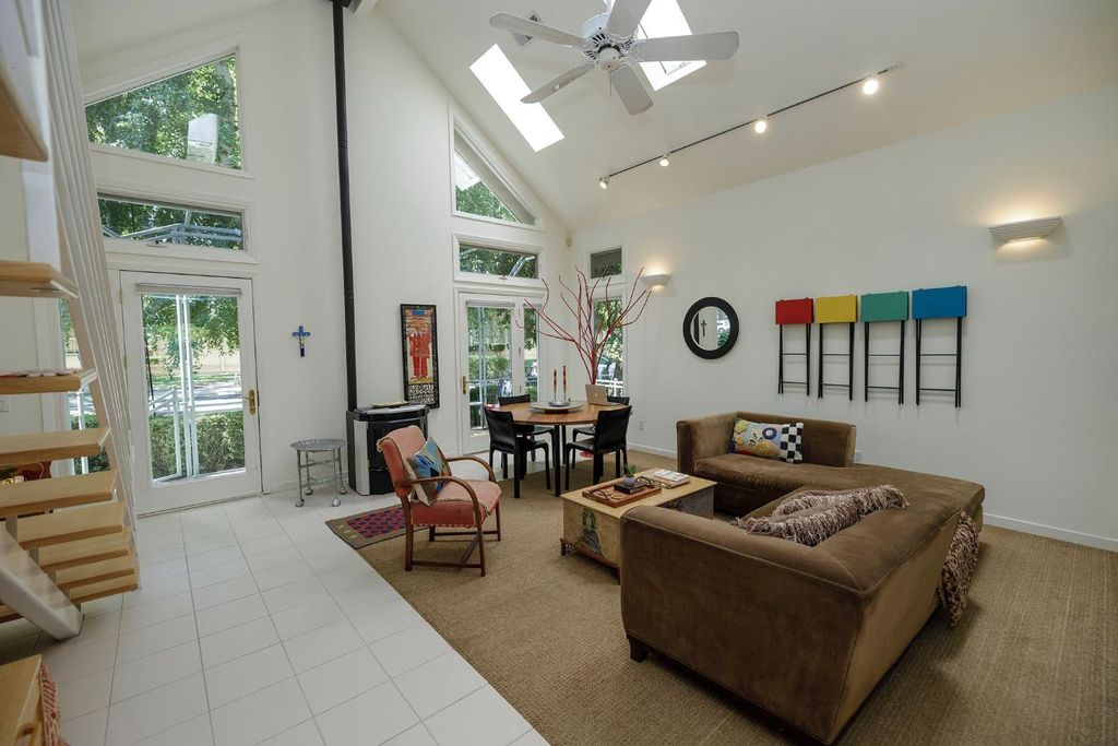 Picture 32: 618 Brady Avenue, Modesto, CA 95354