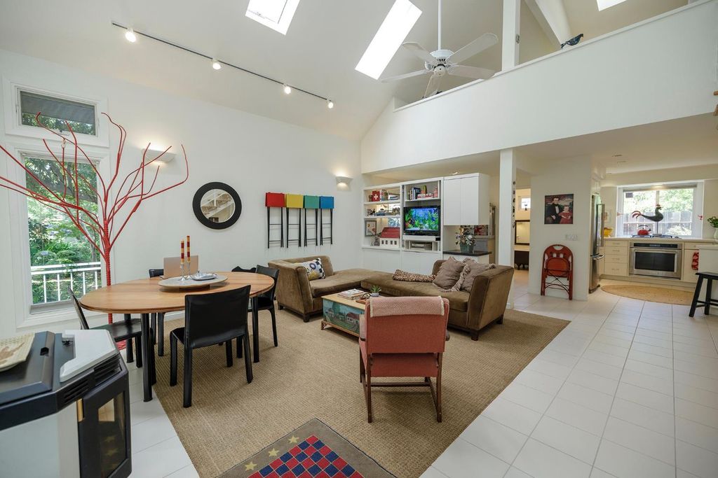 Picture 32: 618 Brady Avenue, Modesto, CA 95354