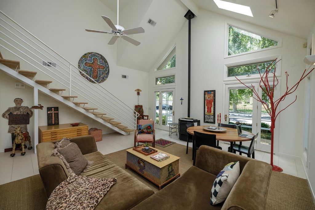 Picture 32: 618 Brady Avenue, Modesto, CA 95354