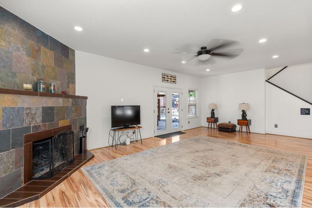 Picture 25: 527 Sunflower Drive, Patterson, CA 95363