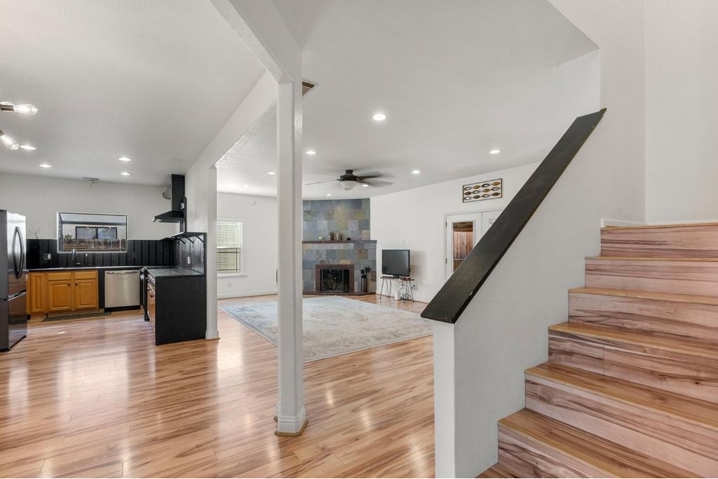 Picture 25: 527 Sunflower Drive, Patterson, CA 95363