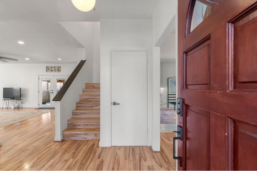 Picture 25: 527 Sunflower Drive, Patterson, CA 95363