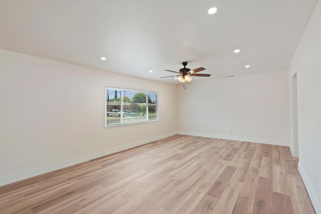 Picture 9: 4815 Section Avenue, Stockton, CA 95215