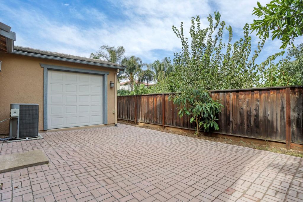 Picture 46: 433 W Moraga Street, Tracy, CA 95391