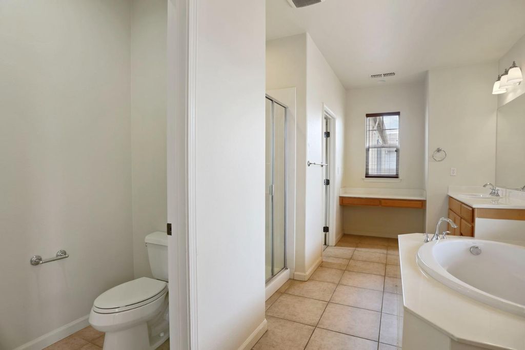 Picture 39: 433 W Moraga Street, Tracy, CA 95391