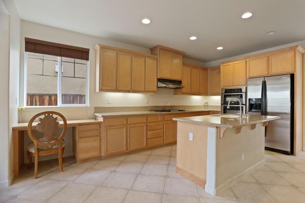 Picture 20: 433 W Moraga Street, Tracy, CA 95391