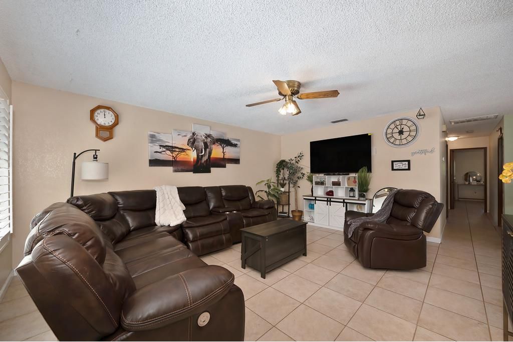 Picture 21: 41 W Kavanagh Avenue, Tracy, CA 95376