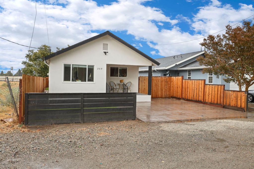 Picture 35: 209 E 3rd St., Tracy, CA 95376