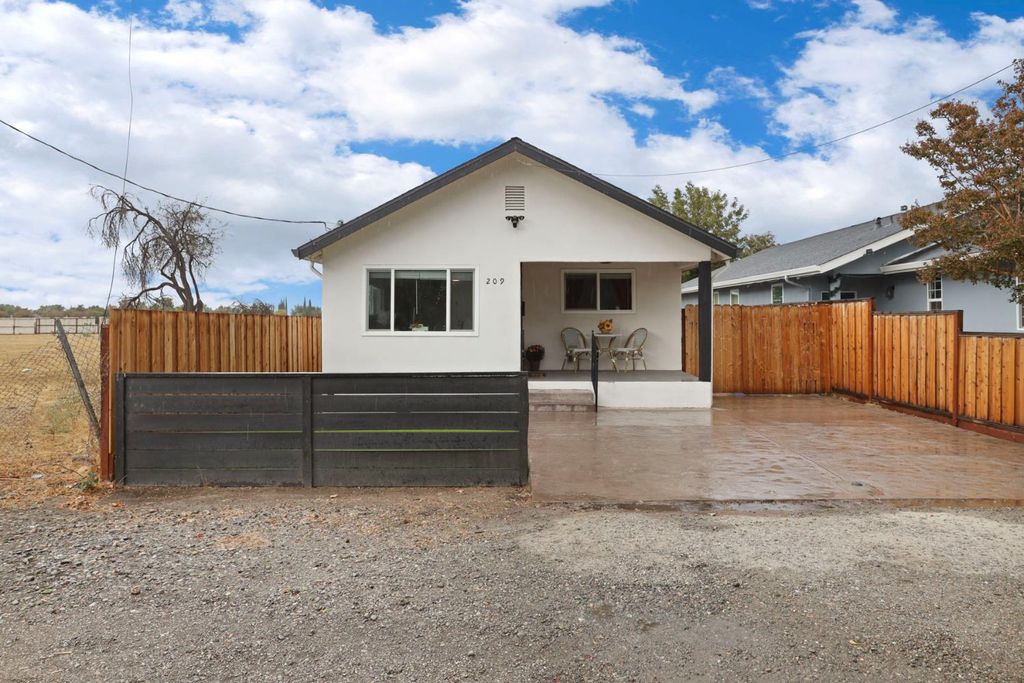 Picture 35: 209 E 3rd St., Tracy, CA 95376